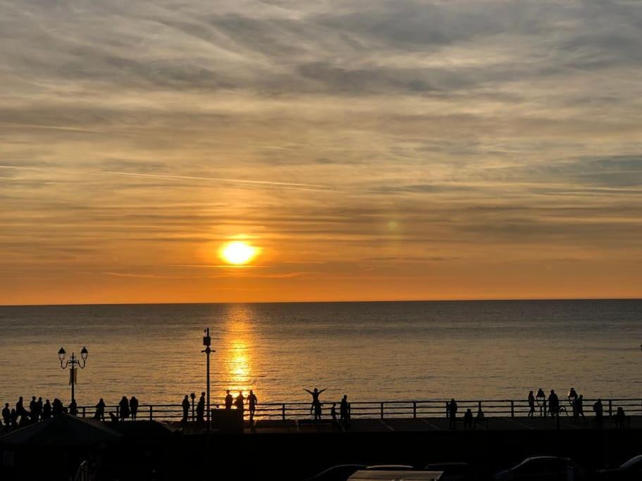 Vue 76 Sunset *